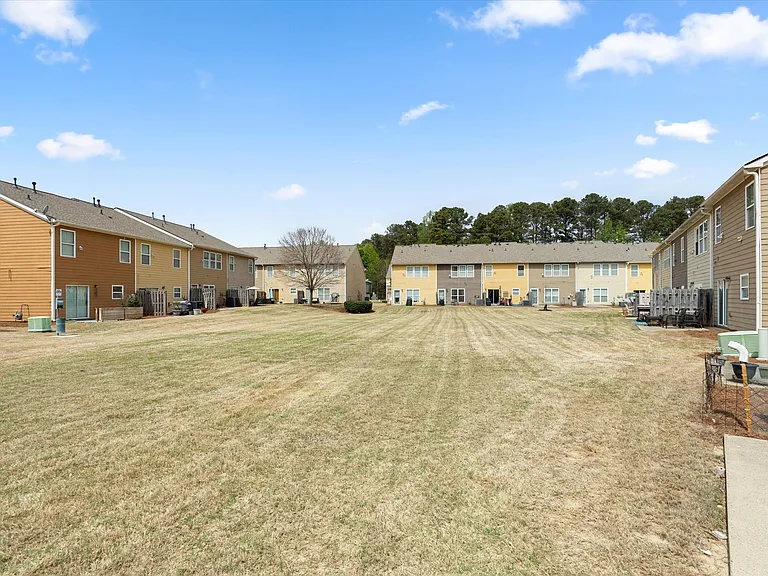 1947 Lakeshore Overlook Cir NW — Photo 37