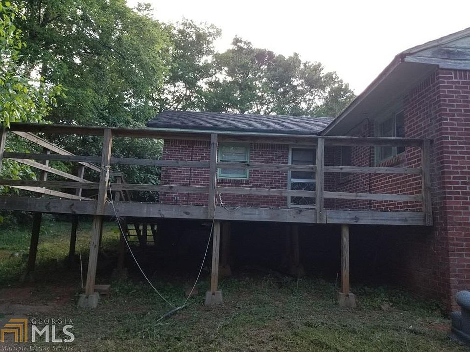 2nd image of 635 White Rd