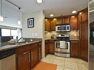 2nd image of 100 Park Ave W APT 1401