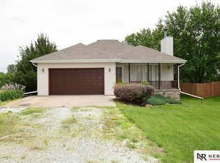 2704 Overlook Cir, Plattsmouth, NE 68048