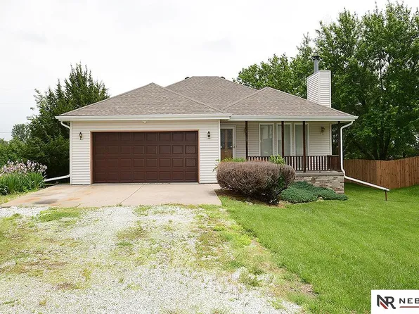 2704 Overlook Cir, Plattsmouth, NE 68048