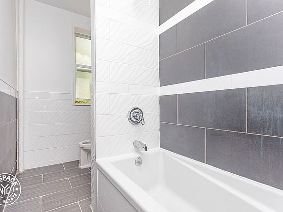 2nd image of 270 Parkside Ave #4DX