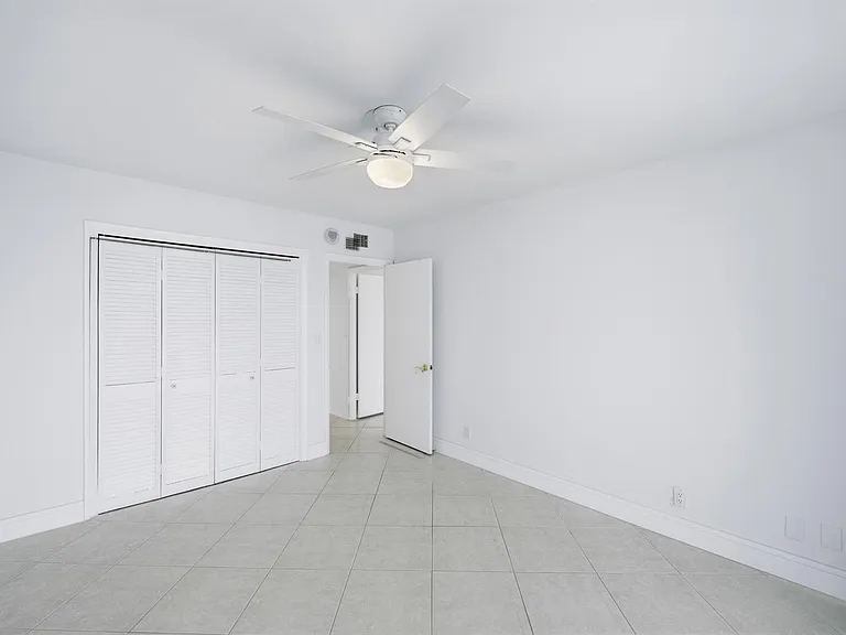 800 SE 20th Ave #901 — Photo 16