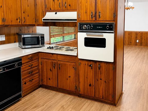 5th image of 5527 Andrew Dr SW