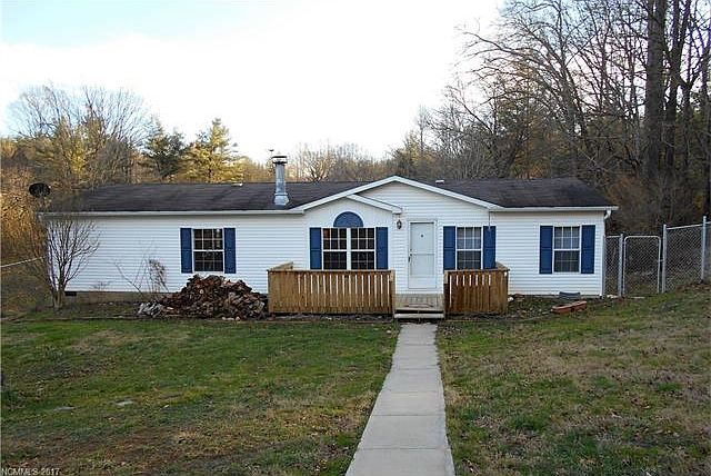 1st image of 221 Rolling Oaks Dr