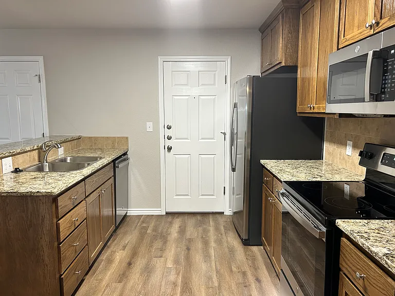 2618 Leroy Ln #B — Photo 7
