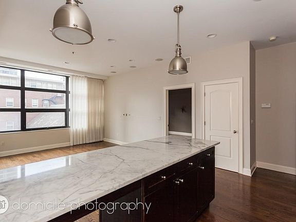 4th image of 101 W Superior St #660