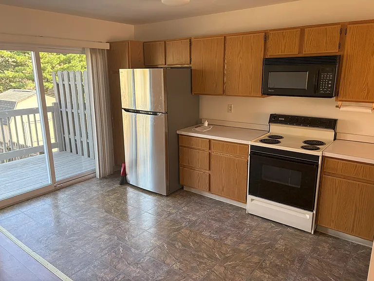 112 Wimbledon Ct — Photo 4