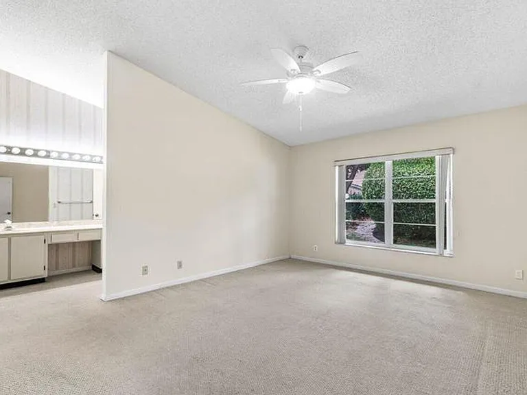 10001 Country Brook Rd — Photo 13