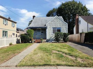 189 Fenimore Ave, Uniondale, NY 11553
