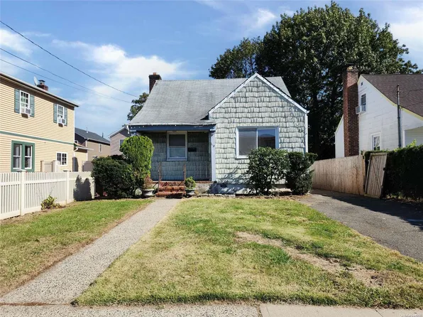 189 Fenimore Avenue, Uniondale, NY 11553