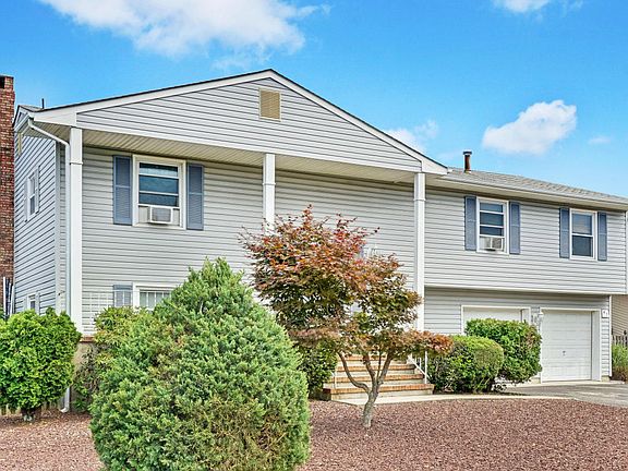 2nd image of 47 Florence Ct