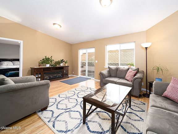 5th image of 703 E Kokanee Dr