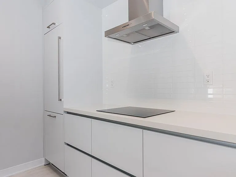 2221 Yonge St #611 — Photo 6