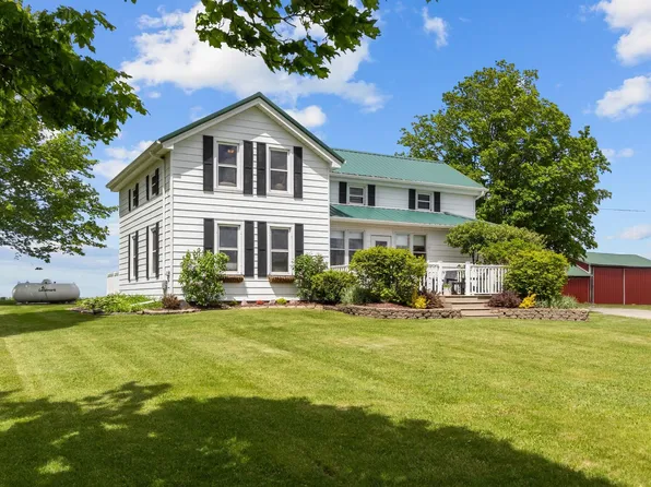 W13491 Reeds Corners Rd, Ripon, WI 54971