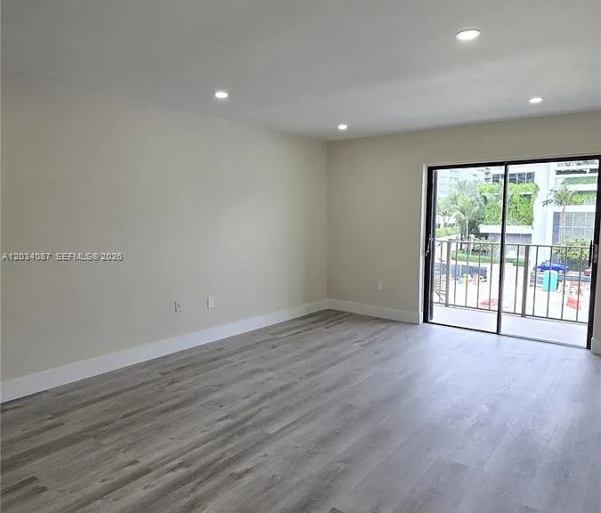 9124 Collins Ave #304 — Photo 2