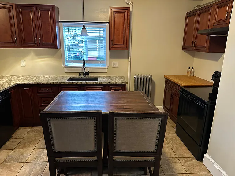 196 Clarence St #1 — Photo 19