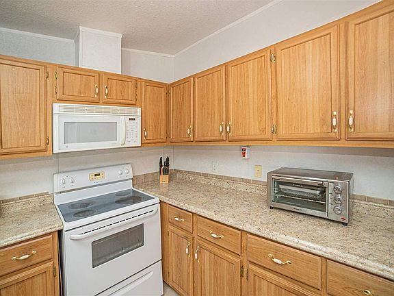 4th image of 12665 S Sheila Ave