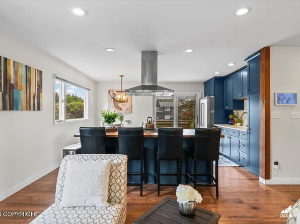 8639 Swiss Pl, Anchorage, AK 99507