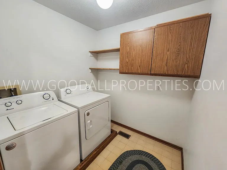 924 Prairie View Dr — Photo 37