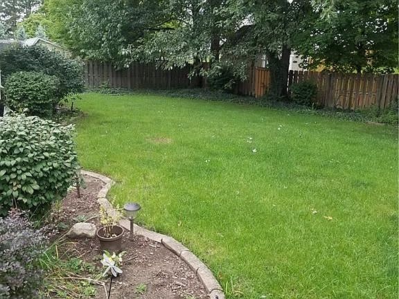 2nd image of 859 Rosewood Dr