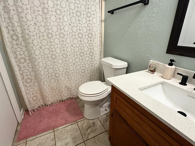 504 Greenwich Dr — Photo 6