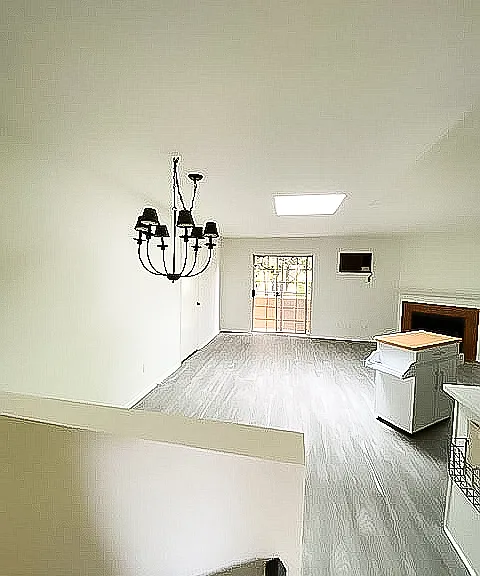 2400 Walnut Ave #8 — Photo 5