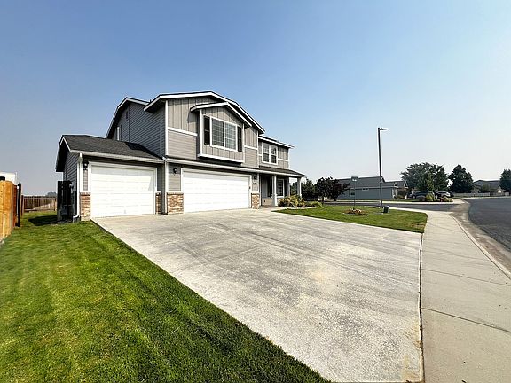 3rd image of 15876 Boulder Ridge Way