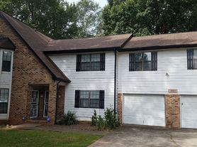 5867 Sheldon Ct, College Park, GA