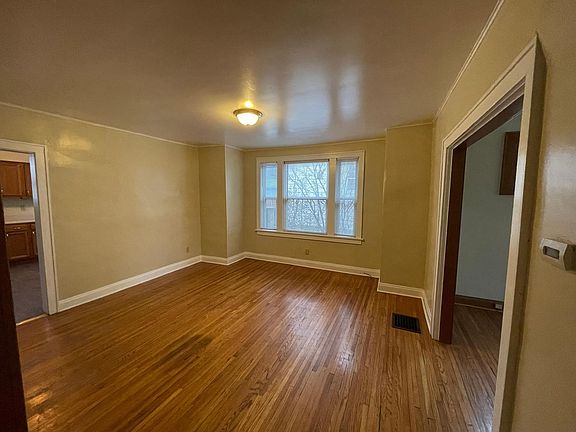 4th image of 182 E Lakeview Ave