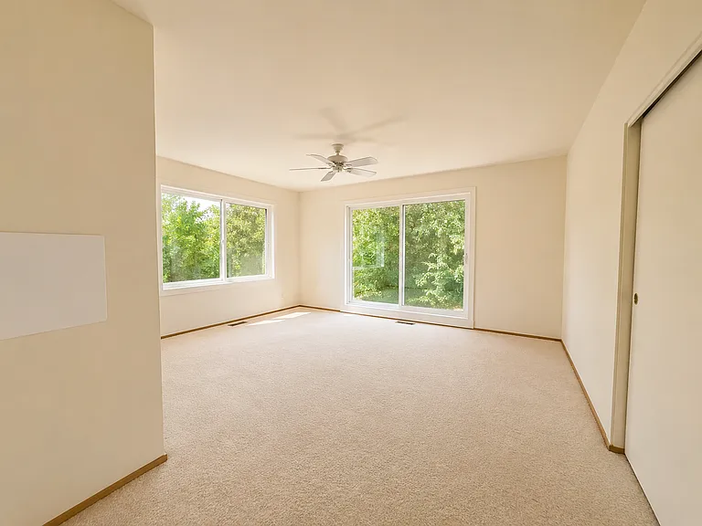 179 E Creek Dr — Photo 6