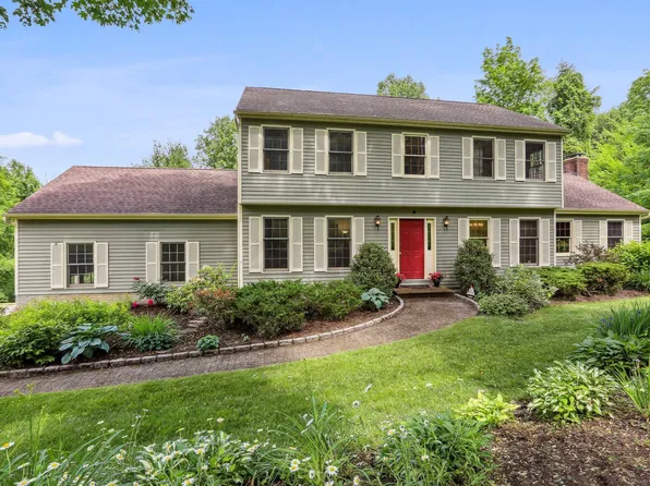 27 Colonial Ridge Drive, New Milford, CT 06755