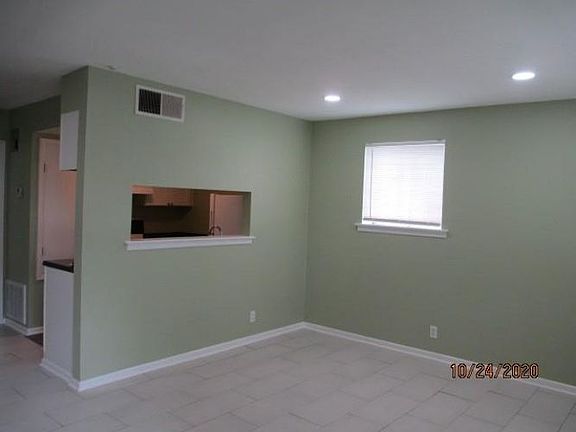 3rd image of 1135 Jackson Ave APT 101
