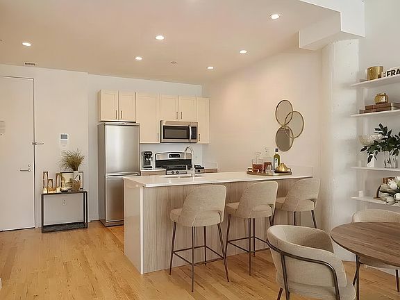 2nd image of 55 Hope St #391