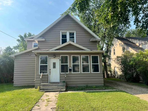 202 8th Ave SE, Minot, ND 58701
