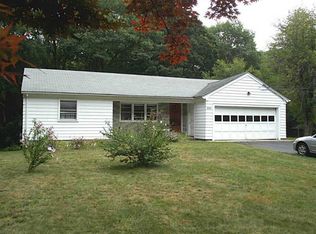 886 Black Plain Rd, North Smithfield, RI 02896