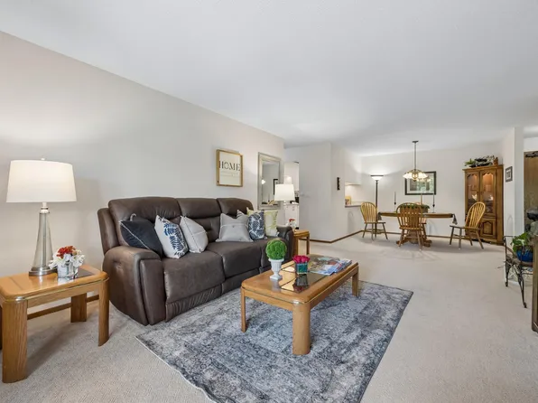 35 Nathan Ln N APT 303, Plymouth, MN 55441