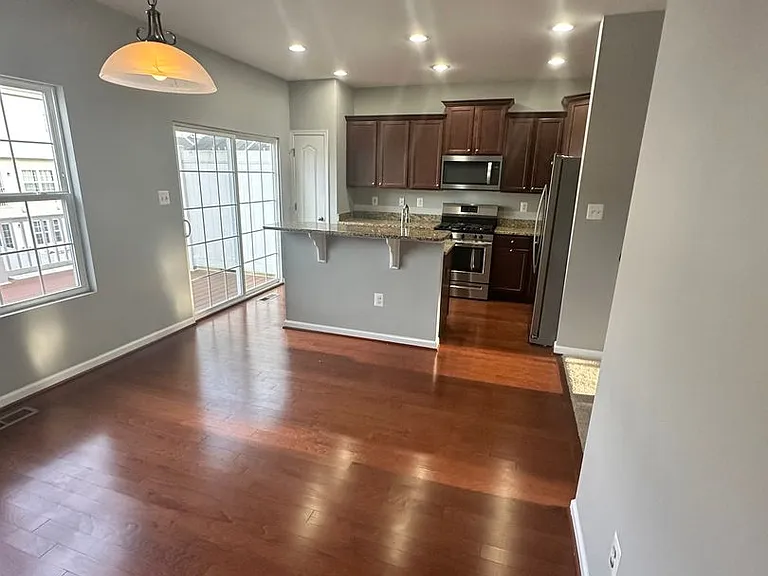 21099 Brunswick Ln — Photo 3