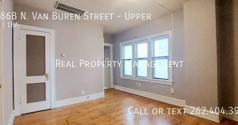 1686B N Van Buren St #UPPER — Photo 8