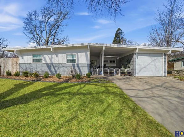 6230 Sunrise Rd, Lincoln, NE 68510