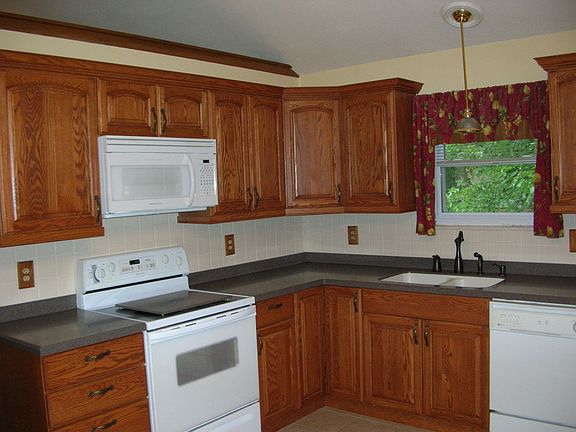 Remodeled/vaulted kitchen