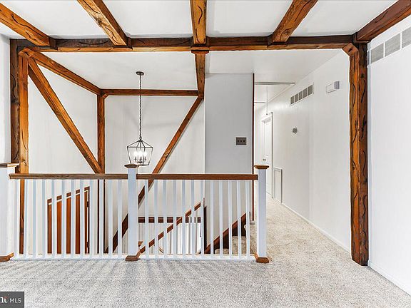 5th image of 46 Marshall Cir