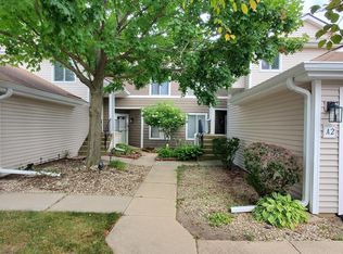 2436 Salem Ct APT B2, Woodridge, IL 60517