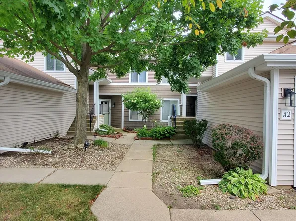 2436 Salem Ct APT B2, Woodridge, IL 60517