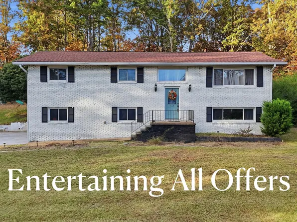 25 Carolyn Ln, Rossville, GA 30741