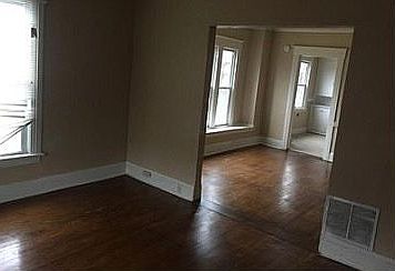 4th image of 102 Dougal Ave #2