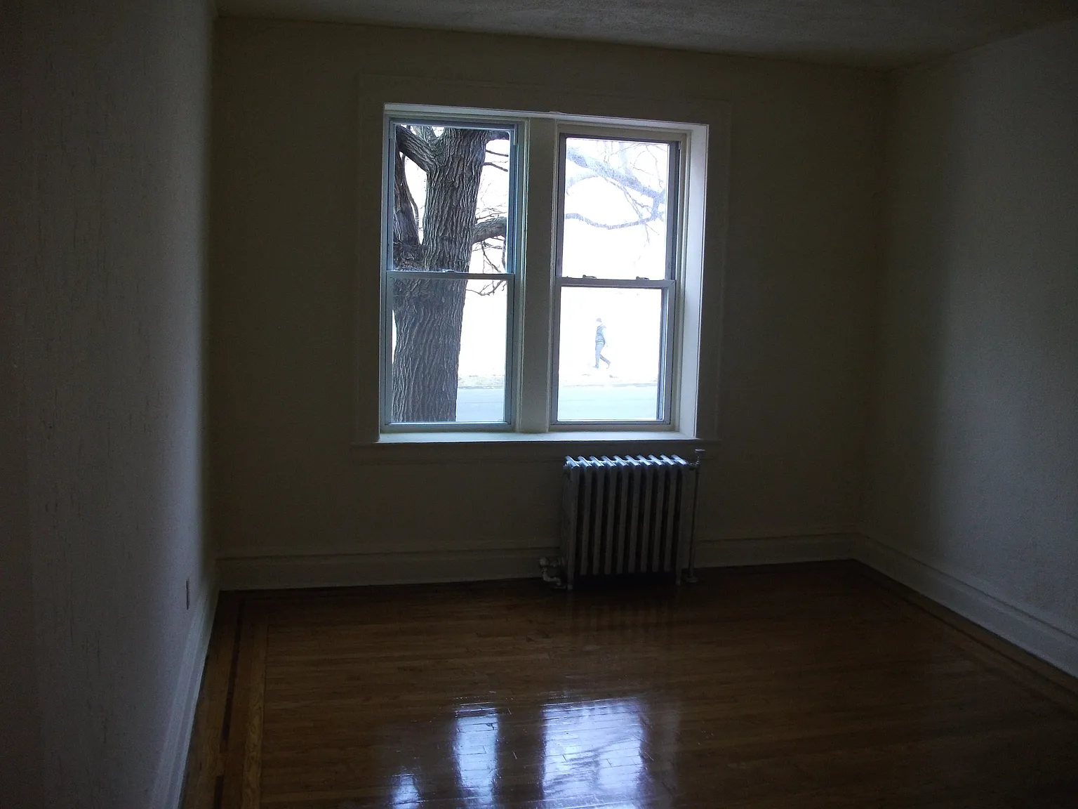 636 Lyons Avenue — Photo 4