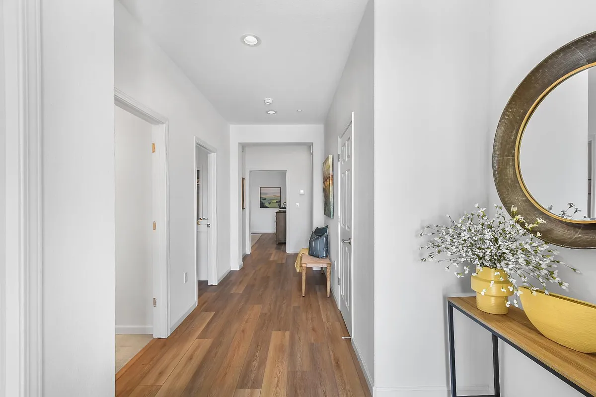 Unit Photo - 2322 Walnut Ave