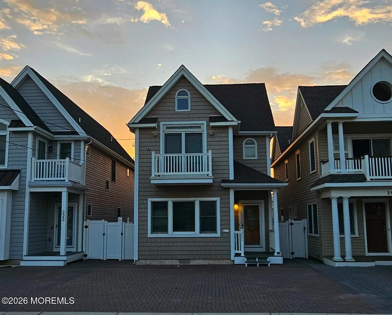 3 bed, 1714 sqft, $2,800 — Photo 1