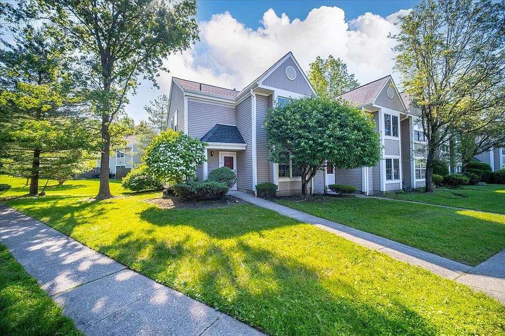 97 Creekside Circle photo 1